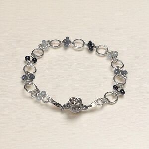 Unique 8" Chainmaille & Glass Bead Bracelet with Magnetic Closure